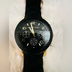 Michael Kors Women\'s Runway Black Watch MK5191. In excellent condition. New Michael Kors MK5191 Runway 38mm Black Poly Chronograph  main image 4